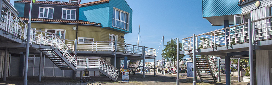 Activité insolite et originale à La Rochelle - Rallye urbain, jeu de piste, chasse au trésor, rallye photo pour EVG, EVJF, anniversaire team building sortie scolaire & intégration grande école