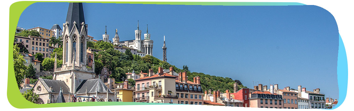 Activité insolite et originale à Lyon - Auvergne Rhône Alpes - Rallye urbain, jeu de piste, chasse au trésor, rallye photo pour EVG, EVJF, anniversaire team building sortie scolaire & intégration grande école