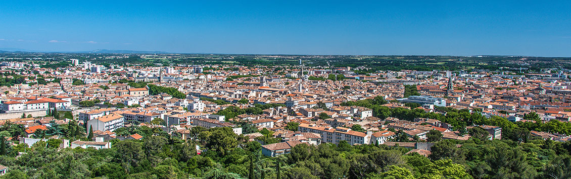 Activité insolite et originale à Nîmes - Rallye urbain, jeu de piste, chasse au trésor, rallye photo pour EVG, EVJF, anniversaire team building sortie scolaire & intégration grande école