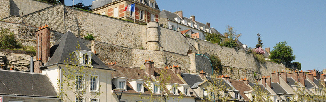 Activité insolite et originale à Pontoise - Rallye urbain, jeu de piste, chasse au trésor, rallye photo pour EVG, EVJF, anniversaire team building sortie scolaire & intégration grande école