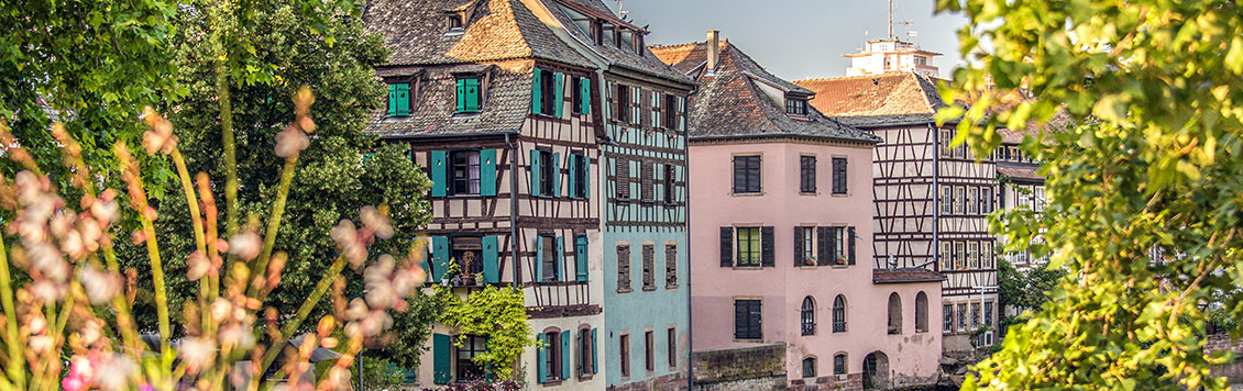 Activité insolite et originale à Strasbourg - Rallye urbain, jeu de piste, chasse au trésor, rallye photo pour EVG, EVJF, anniversaire team building sortie scolaire & intégration grande école