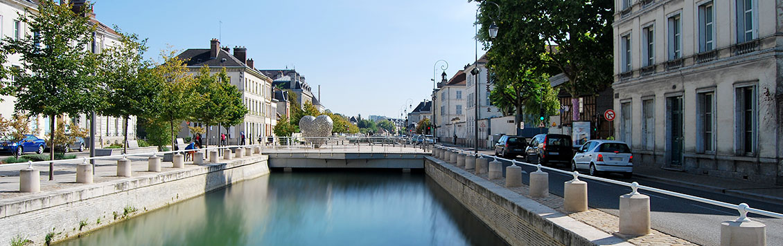 Activité insolite et originale à Troyes - Rallye urbain, jeu de piste, chasse au trésor, rallye photo pour EVG, EVJF, anniversaire team building sortie scolaire & intégration grande école